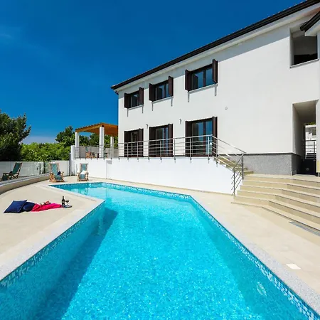 Lubey 2 Zadarvillas Vila *